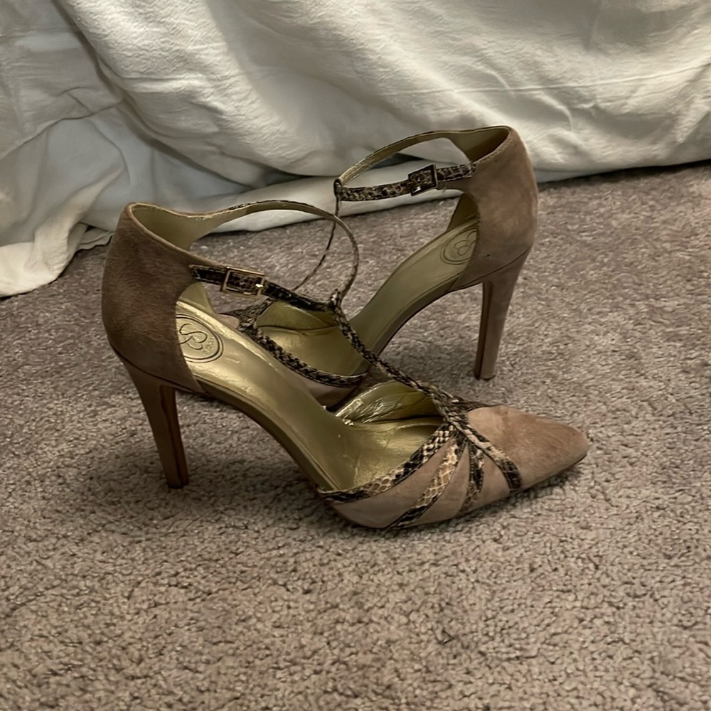 Jessica Simpson Taupe Pointy Toe Heels